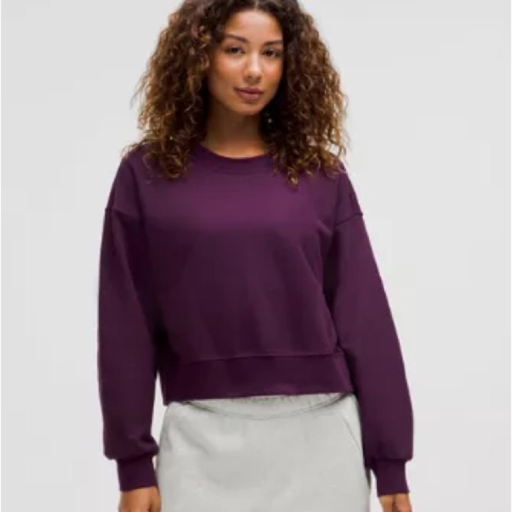 LULULEMON Perfectly Oversized Cropped Crew
French Terry (113)